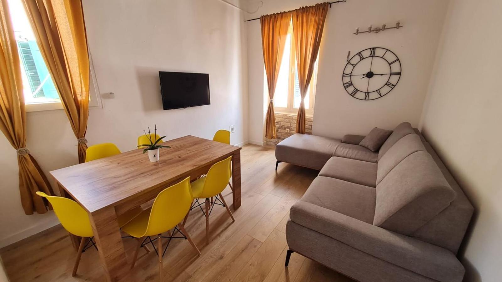 R&E Apartment Split Szoba fotó